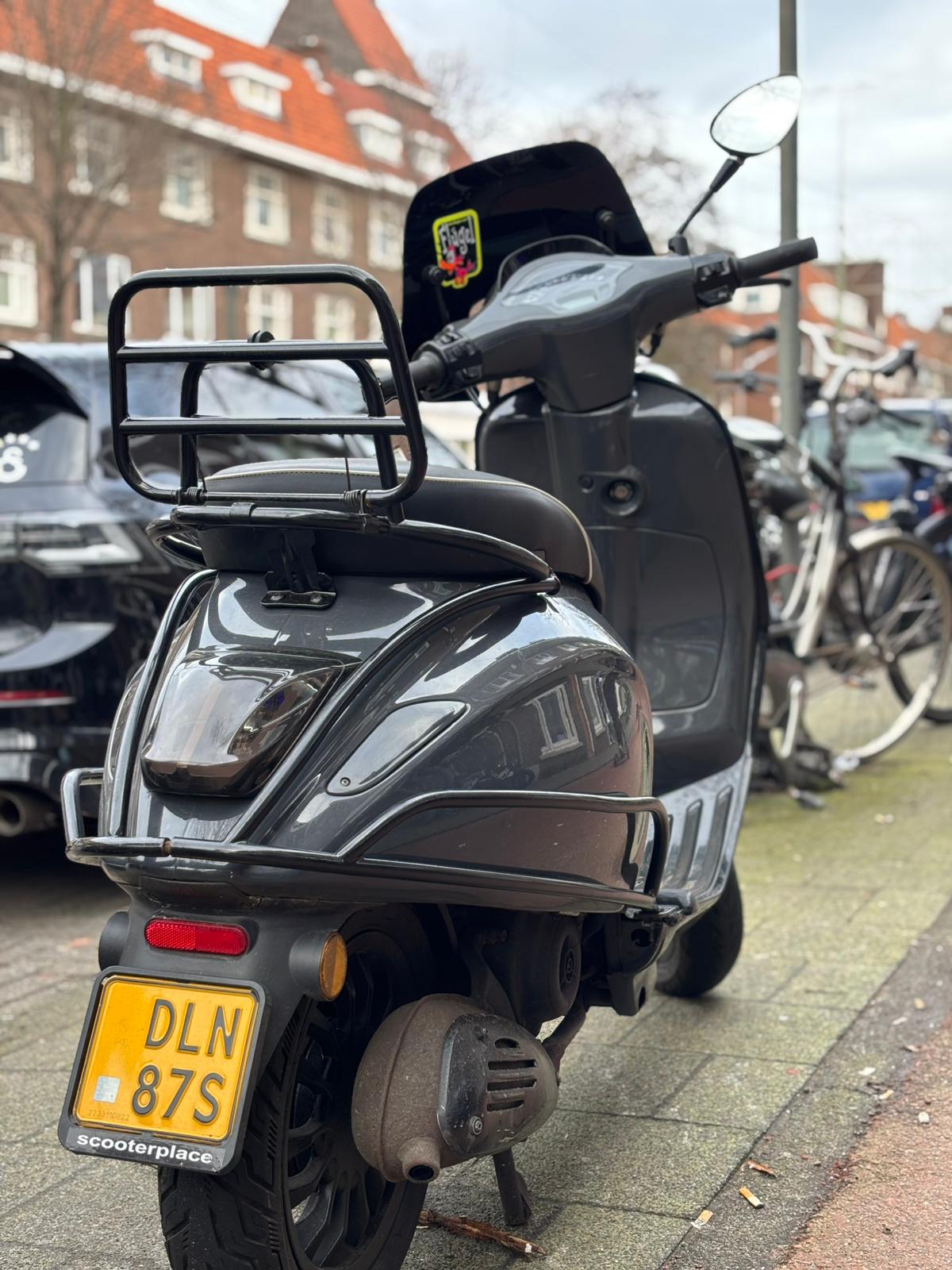 Vespa Sprint 80cc (2016)